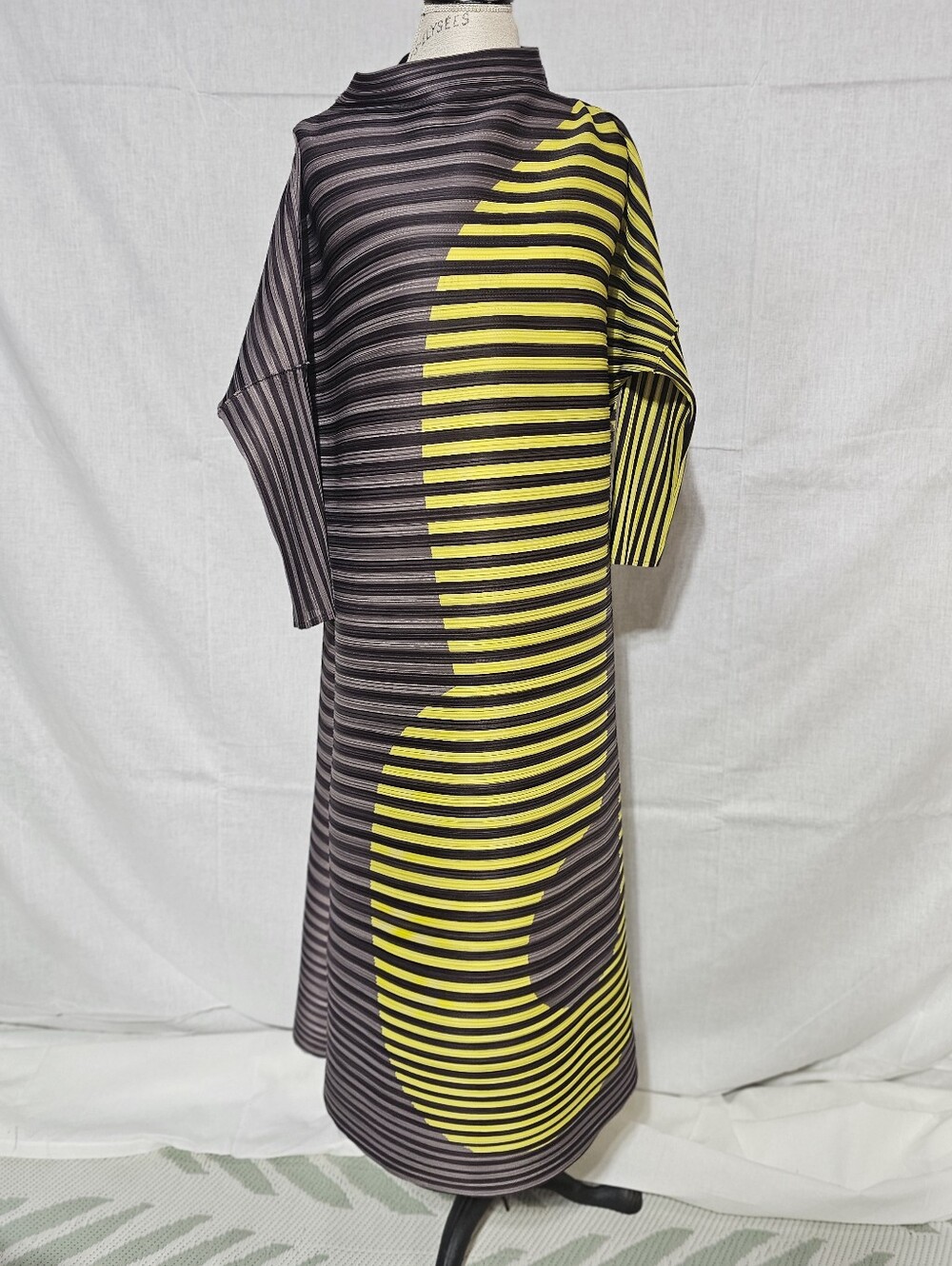 Striped Long Sleeve Midi Dress in Yellow and Black